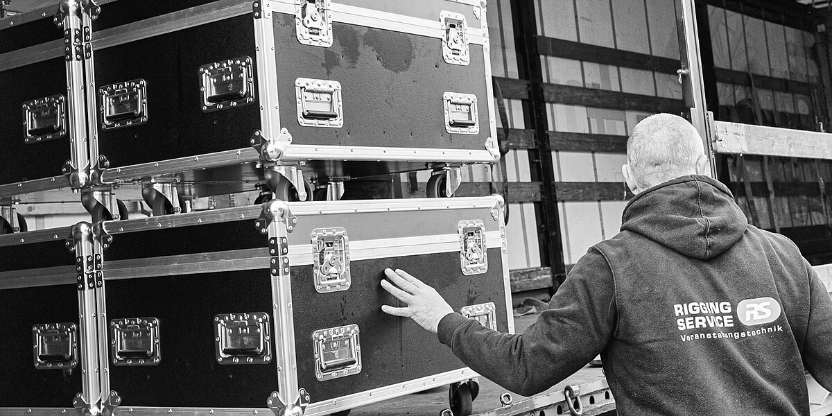 Stellenangebot zu Fachkraft f&uuml;r Lagerlogistik, Schwerpunkt Veranstaltungstechnik & Traversen (m/w/d)